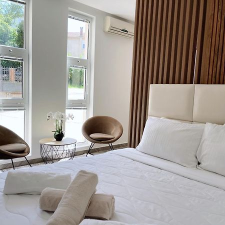 Guest House Koliqi - Hotel & Apartments Улцинь Экстерьер фото