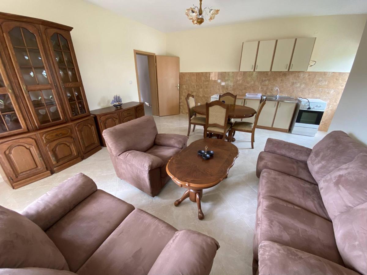 Guest House Koliqi - Hotel & Apartments Улцинь Экстерьер фото