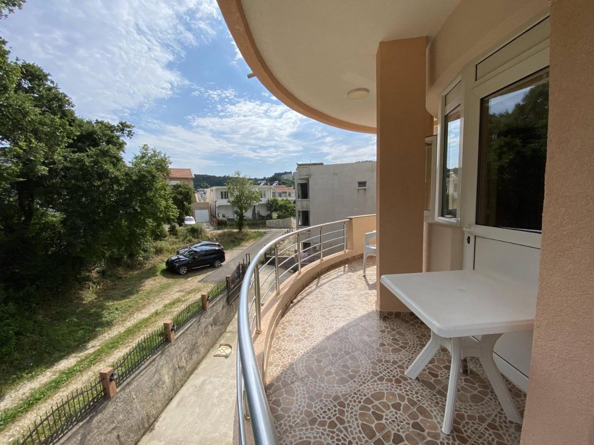 Guest House Koliqi - Hotel & Apartments Улцинь Экстерьер фото