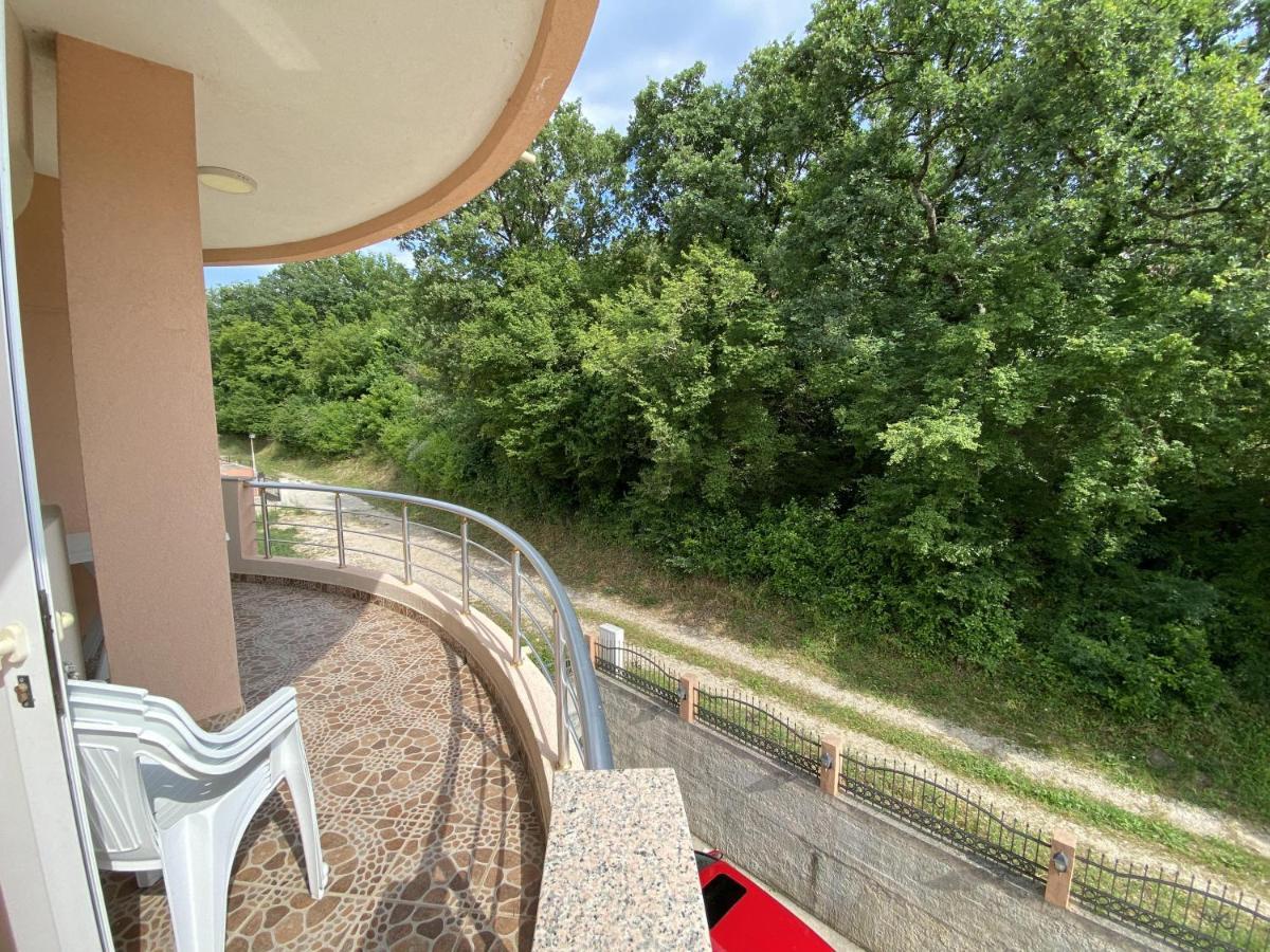 Guest House Koliqi - Hotel & Apartments Улцинь Экстерьер фото