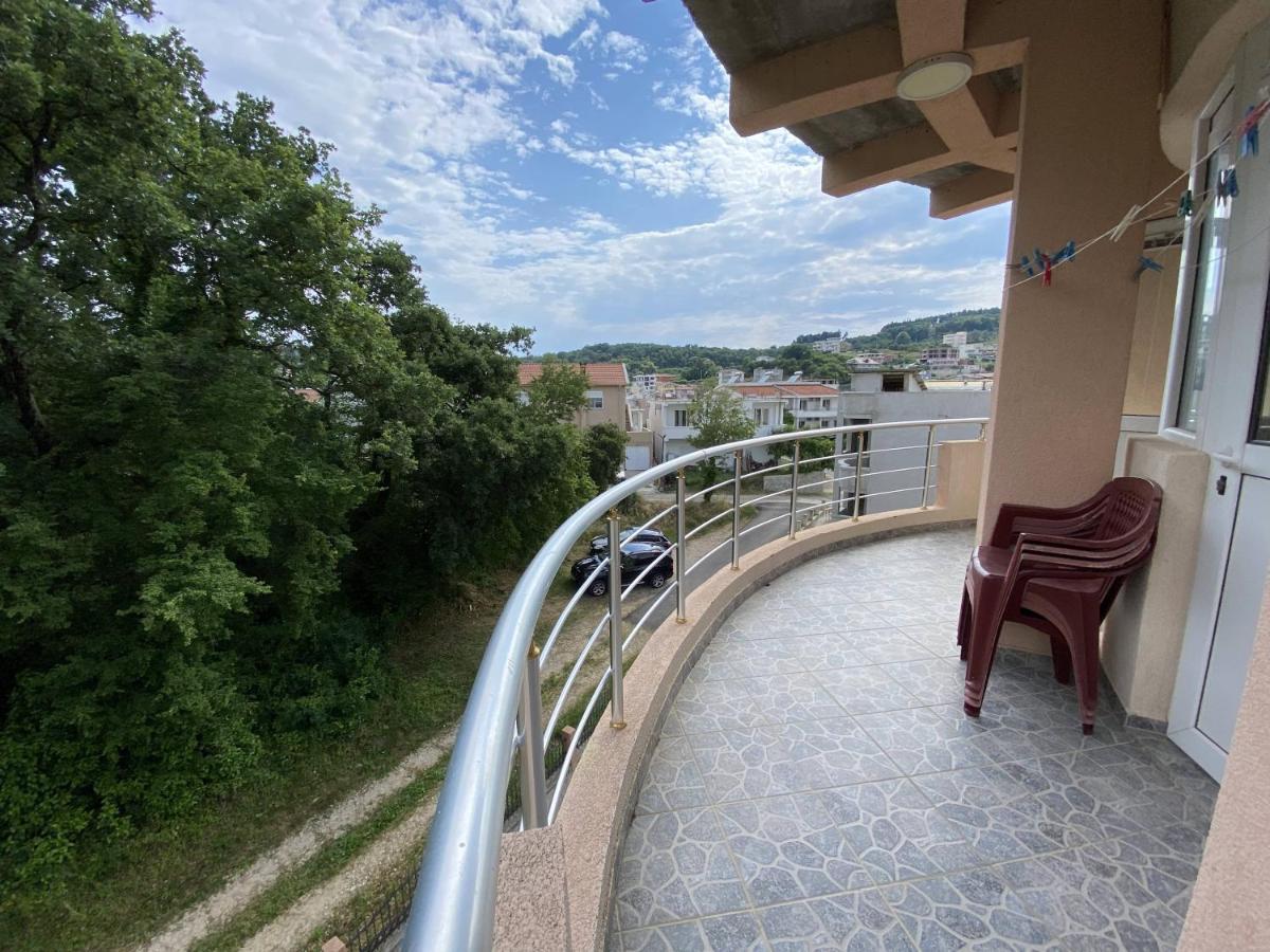 Guest House Koliqi - Hotel & Apartments Улцинь Экстерьер фото