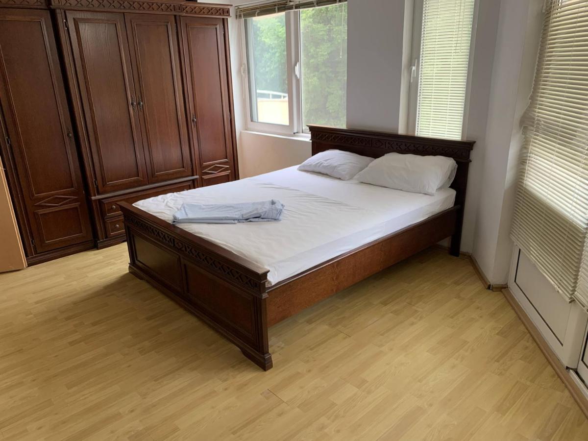 Guest House Koliqi - Hotel & Apartments Улцинь Экстерьер фото