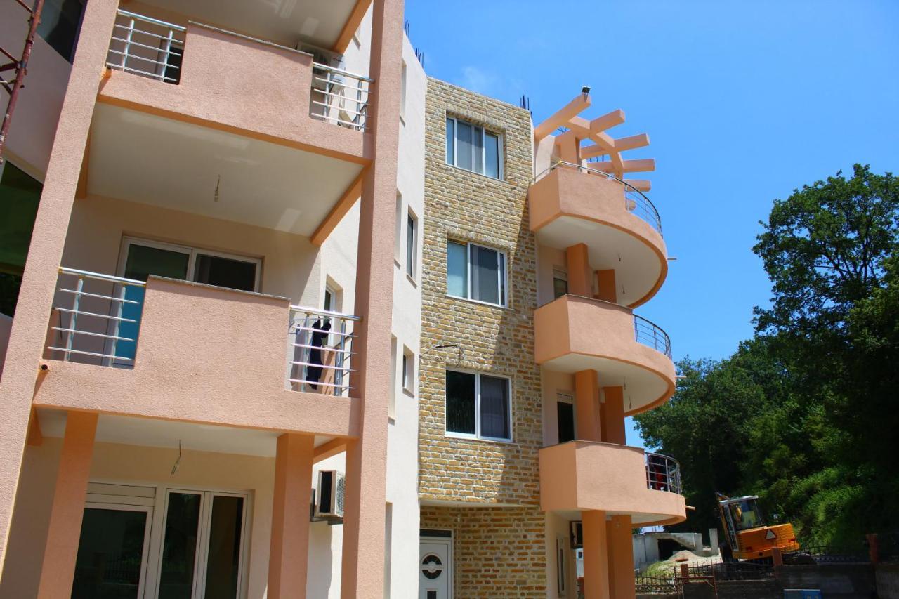 Guest House Koliqi - Hotel & Apartments Улцинь Экстерьер фото