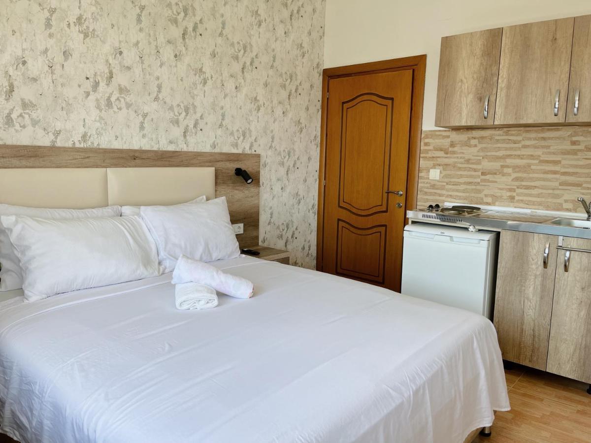 Guest House Koliqi - Hotel & Apartments Улцинь Экстерьер фото