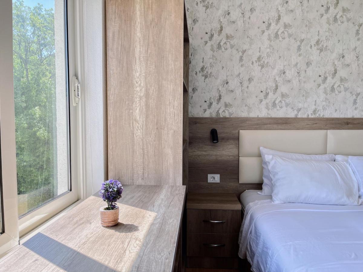Guest House Koliqi - Hotel & Apartments Улцинь Экстерьер фото