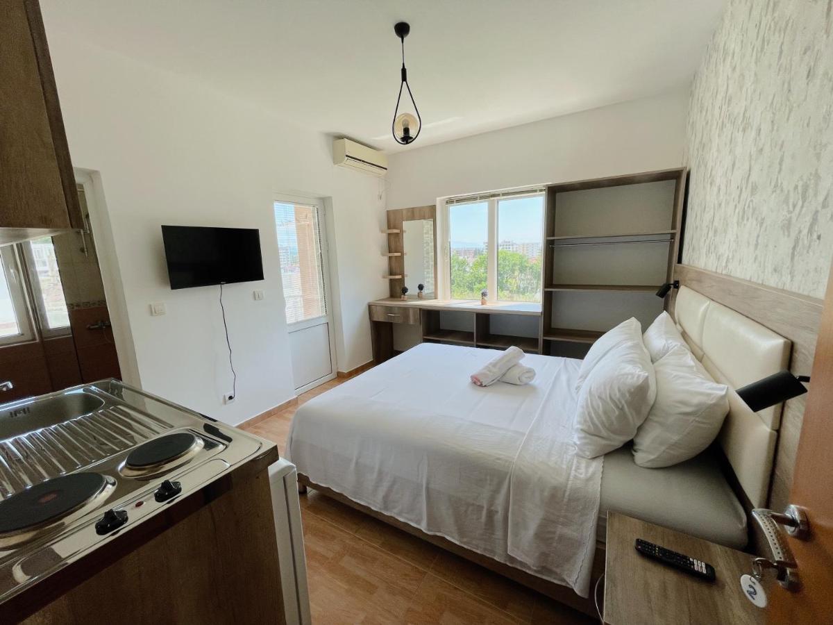 Guest House Koliqi - Hotel & Apartments Улцинь Экстерьер фото