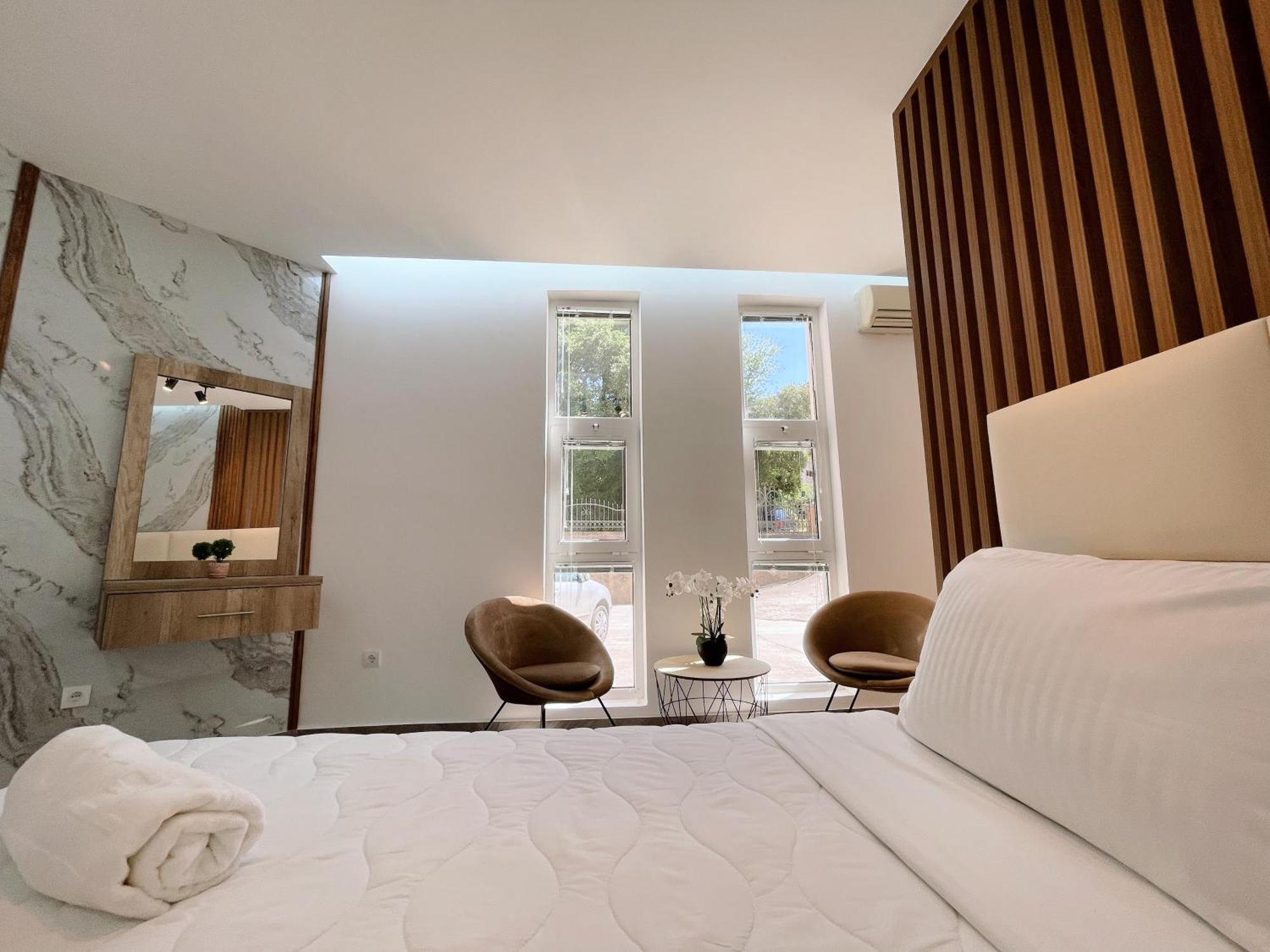 Guest House Koliqi - Hotel & Apartments Улцинь Экстерьер фото