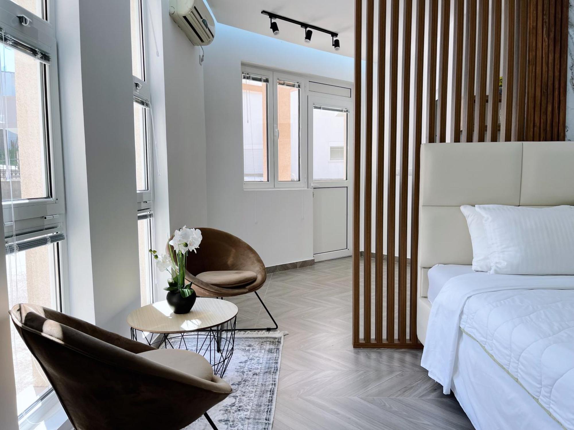 Guest House Koliqi - Hotel & Apartments Улцинь Экстерьер фото